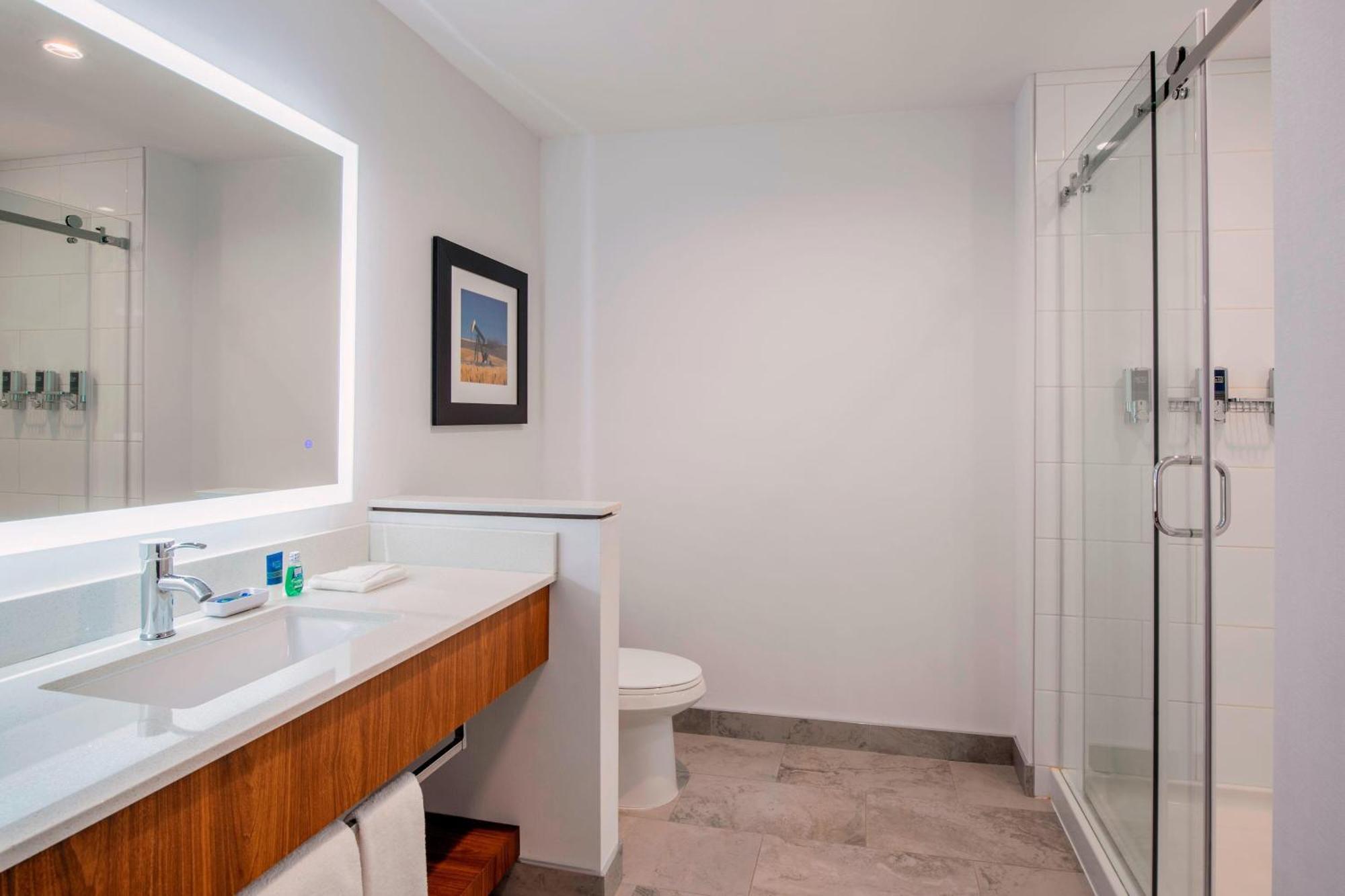 Four Points By Sheraton Grande Prairie Exteriör bild